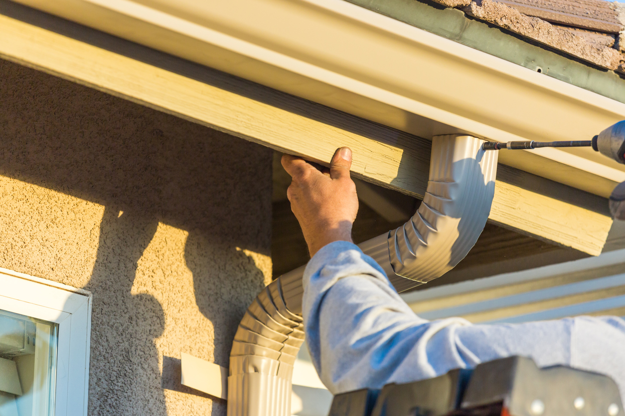 6 Steps to Installing a Strong Gutter System