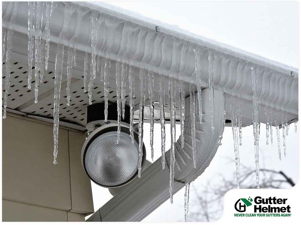 Ice and Snow Buildup: Why It’s Bad for Your Gutters