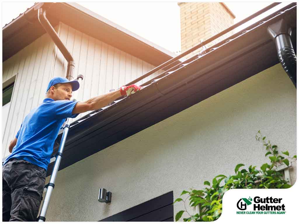 Why Cleaning Gutters by Hand Is Better Than Other Methods
