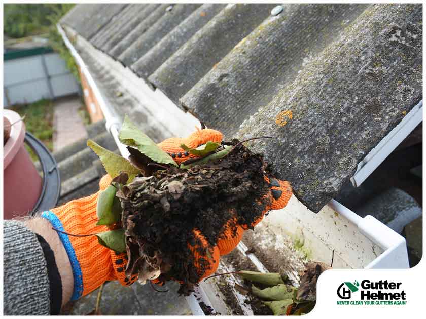 Simplify Gutter Cleaning With These Quick Tips