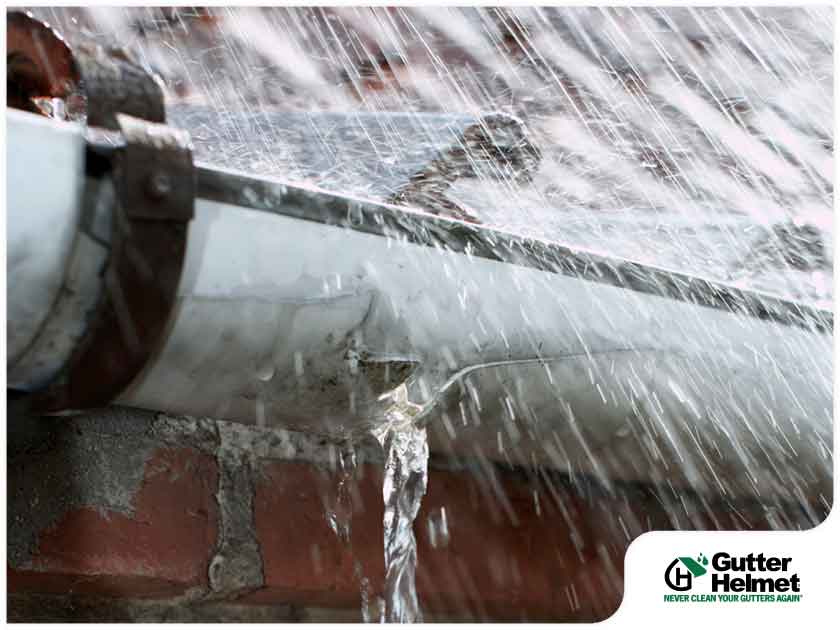 4 Signs That You Need to Replace Your Gutters