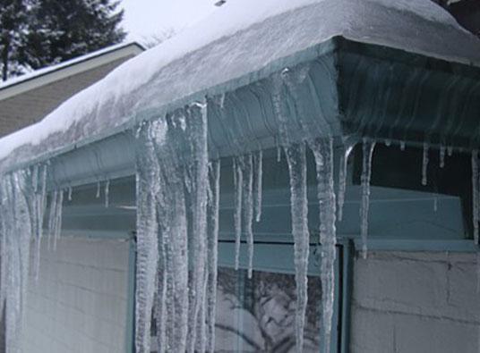 5 Common Locations for Ice Dams on a Roof