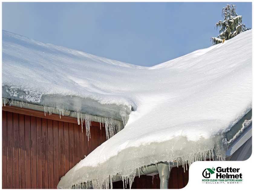 Pros and Cons of Different Ice Dam Removal Methods | Gutter Helmet