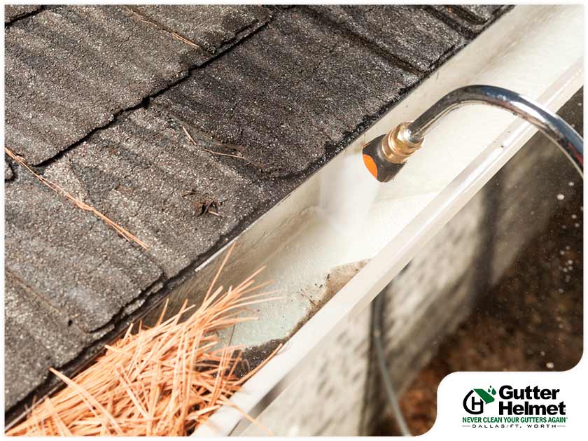 3 Ways to Clean Your Gutters Without a Ladder