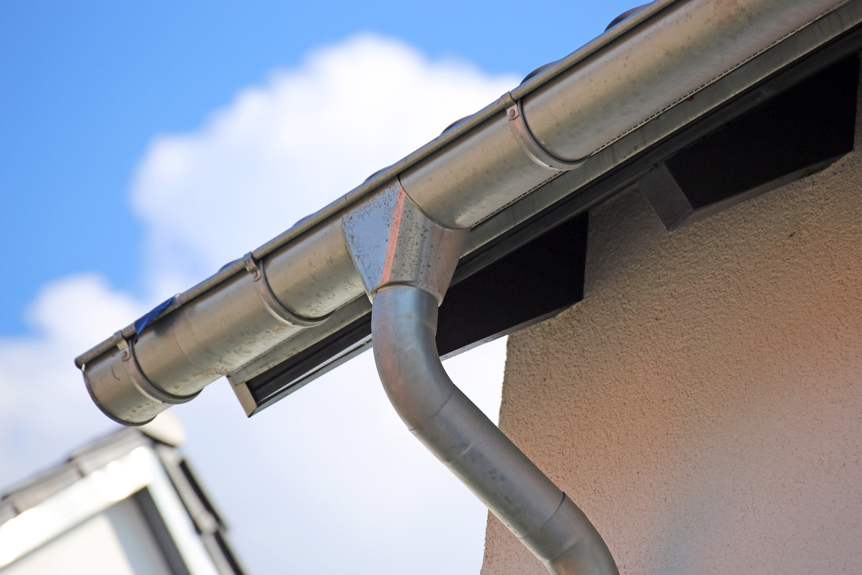 6 Tips for Painting Galvanized Steel Gutters