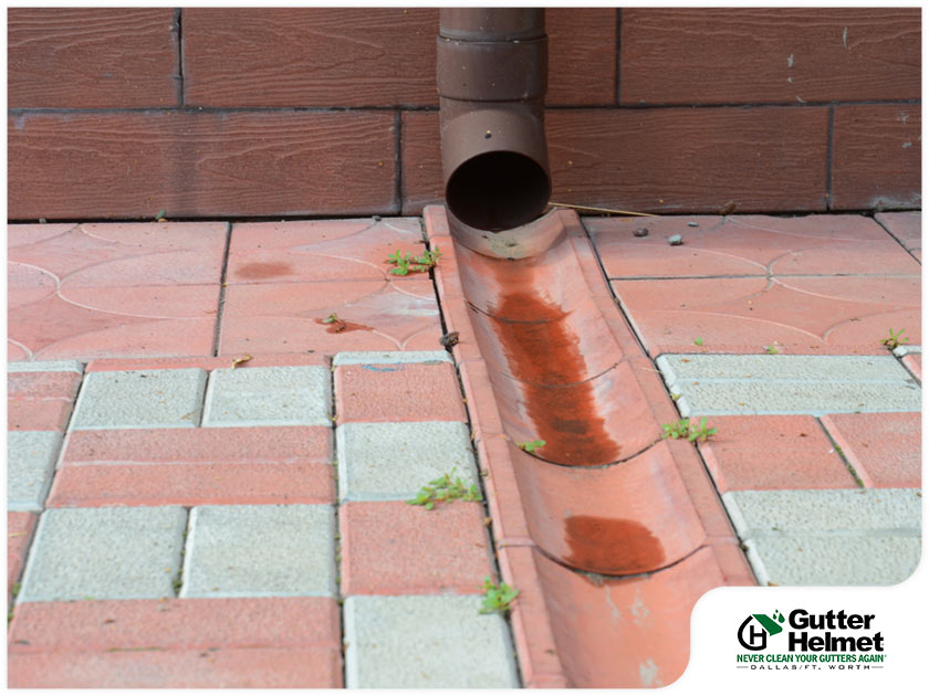 How to Tell if Your Downspouts Are Clogged